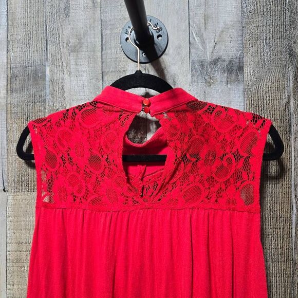 5/$25 AGB Red Lace Shift Mini Dress - Picture 4 of 6